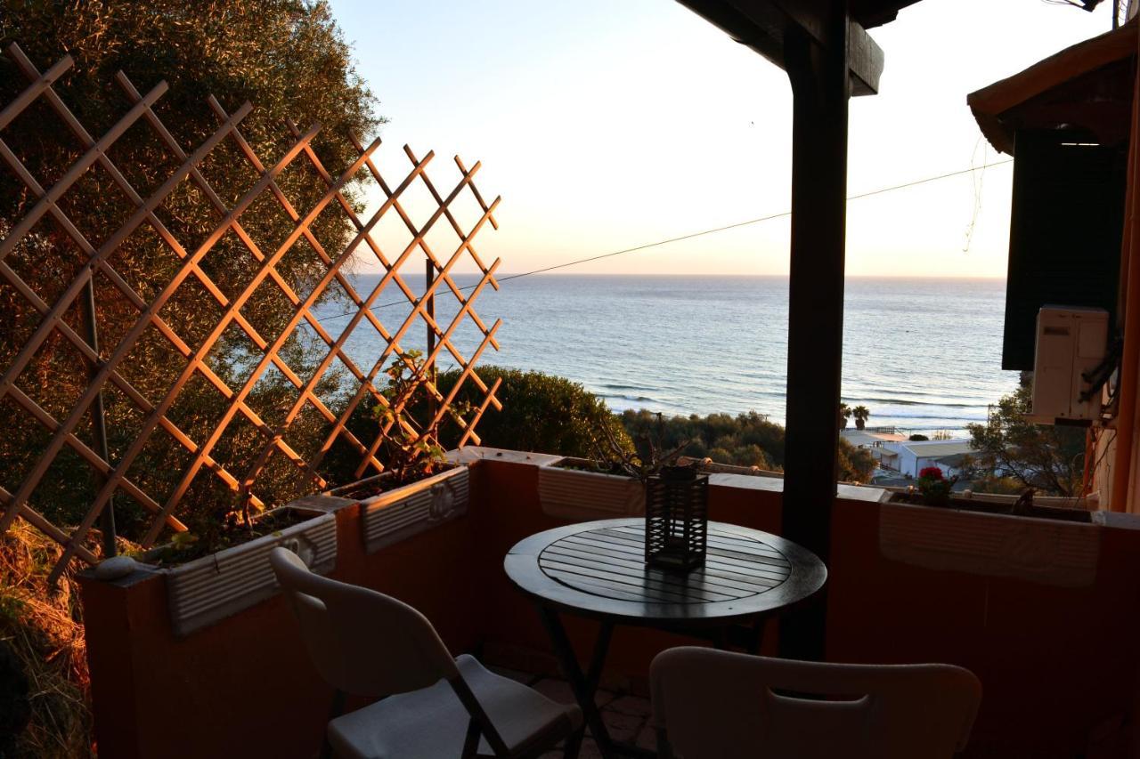 Papadatos Apts With Amazing View - 5Mins From The Beach Kontogialos Ngoại thất bức ảnh