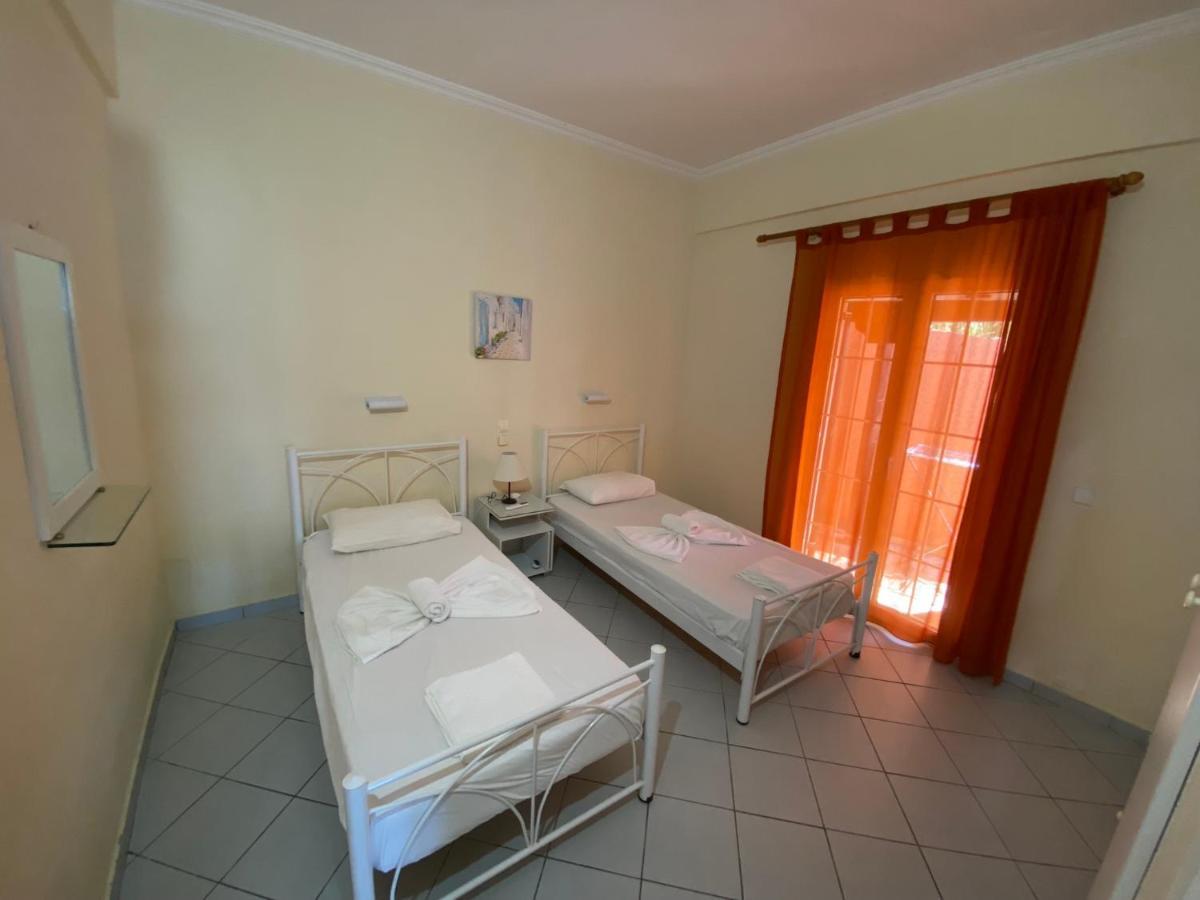 Papadatos Apts With Amazing View - 5Mins From The Beach Kontogialos Ngoại thất bức ảnh