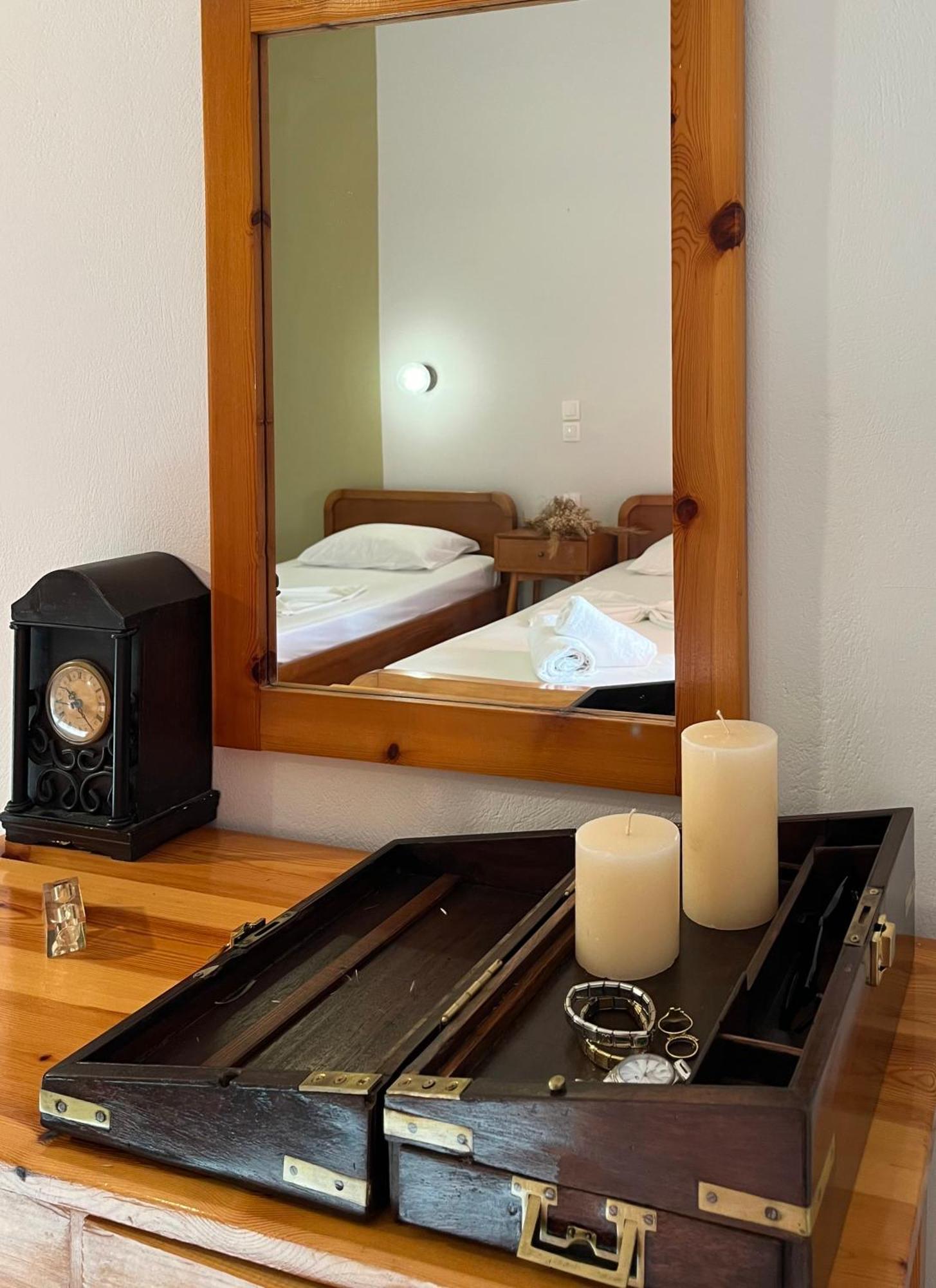 Papadatos Apts With Amazing View - 5Mins From The Beach Kontogialos Ngoại thất bức ảnh