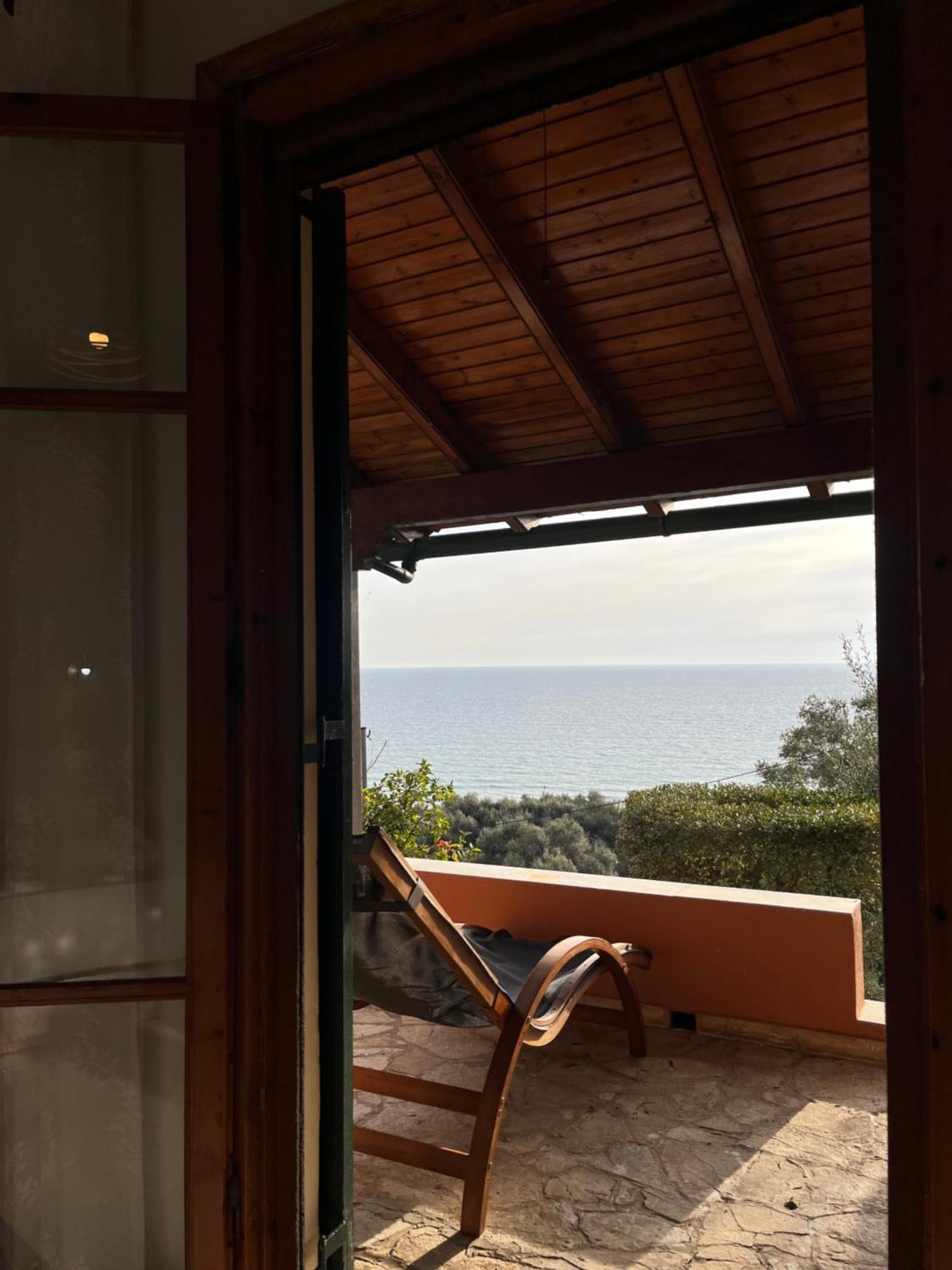 Papadatos Apts With Amazing View - 5Mins From The Beach Kontogialos Ngoại thất bức ảnh